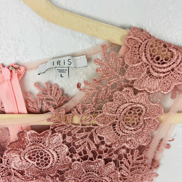 NWOT IRIS DUSTY PINK MESH FLOWER LACE FULL BODY SLEEVELESS JUMPSUIT - Picture 6 of 7